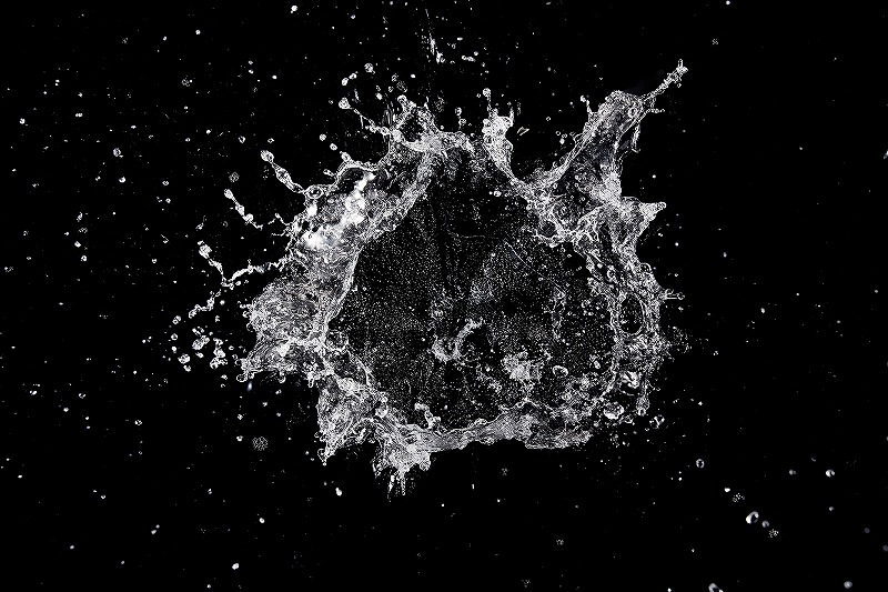 水
